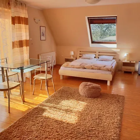 Za Strugiem Kwatera prywatna *