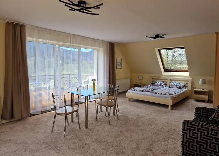 Za Strugiem منزل للإقامة